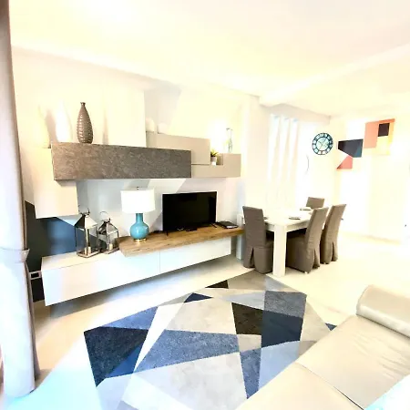 Apartment Mottola *